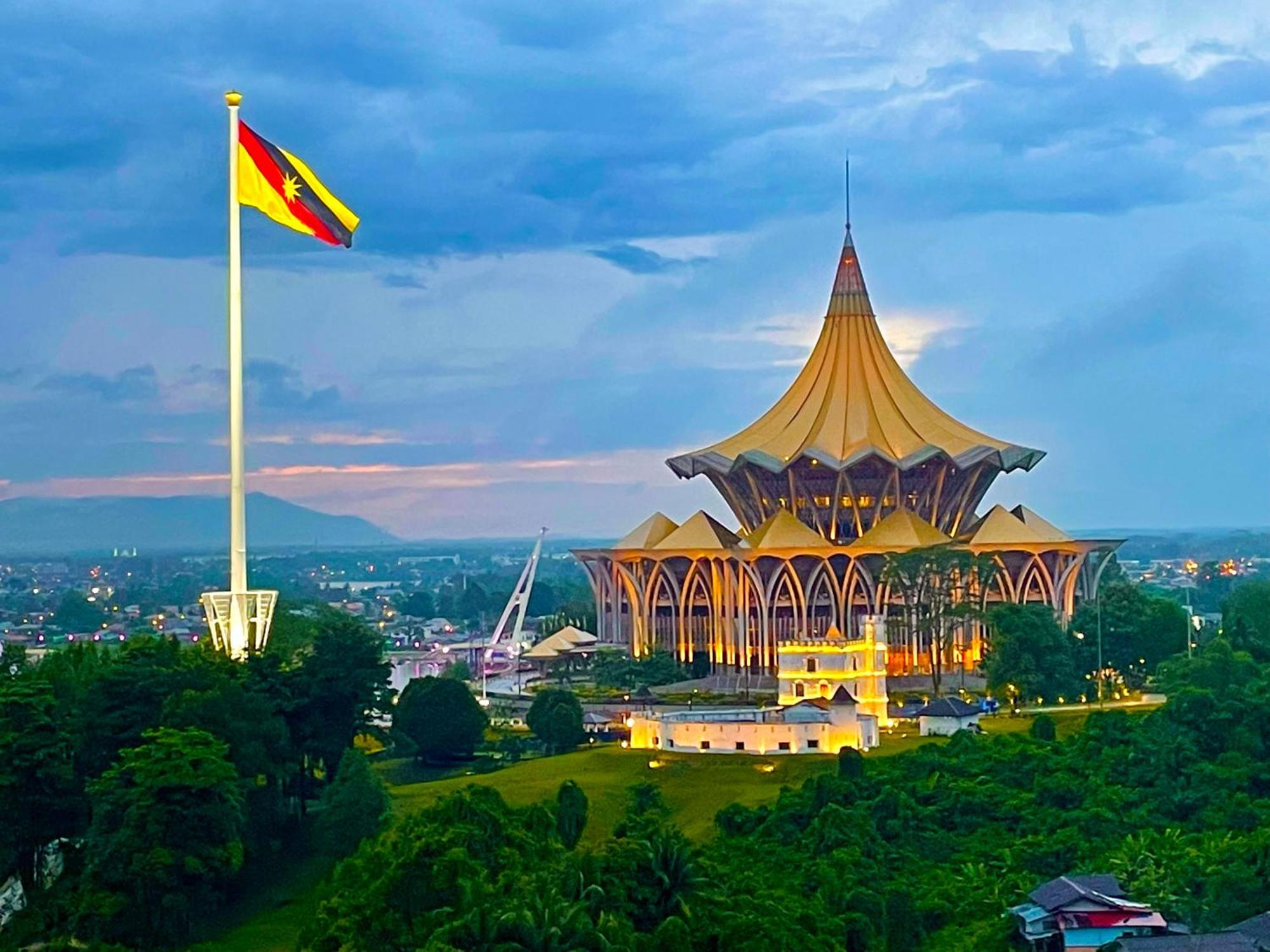 Kuching City Center Riverbank Suites With Marvelous River View Εξωτερικό φωτογραφία