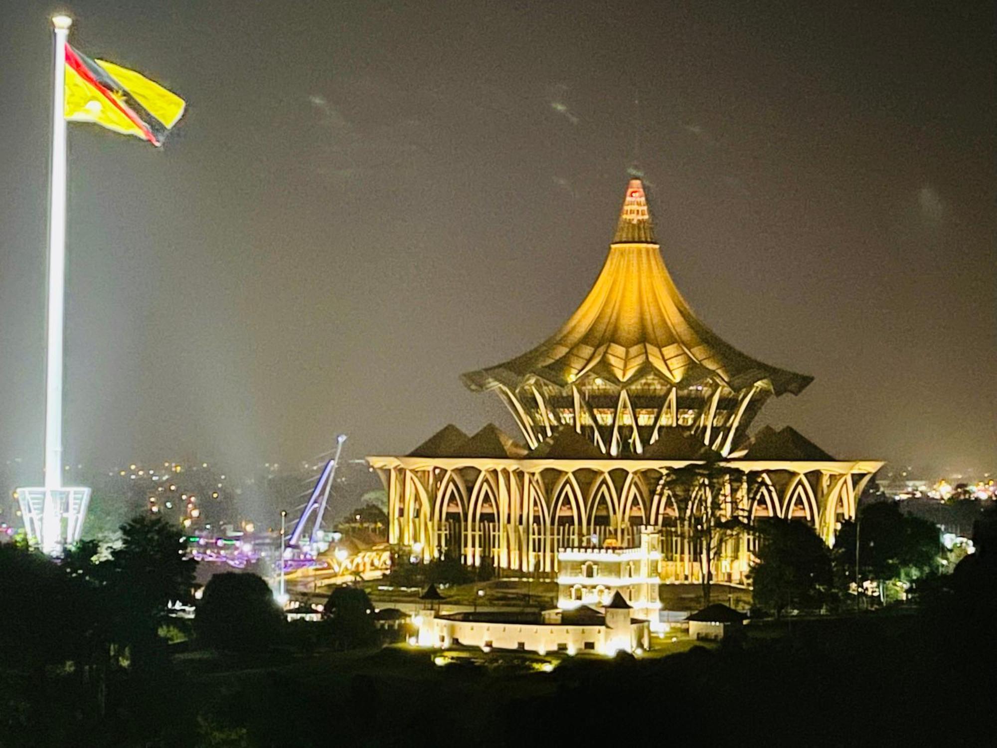 Kuching City Center Riverbank Suites With Marvelous River View Εξωτερικό φωτογραφία