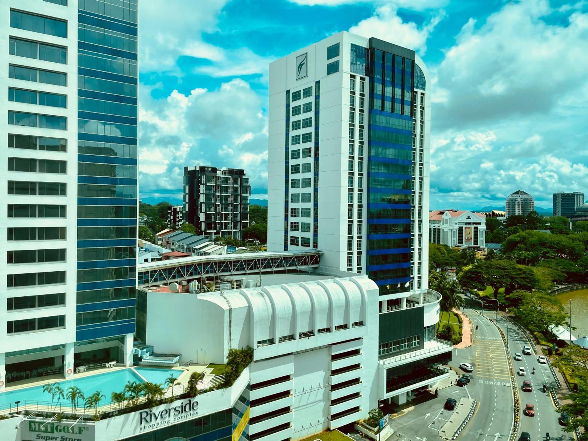 Kuching City Center Riverbank Suites With Marvelous River View Εξωτερικό φωτογραφία