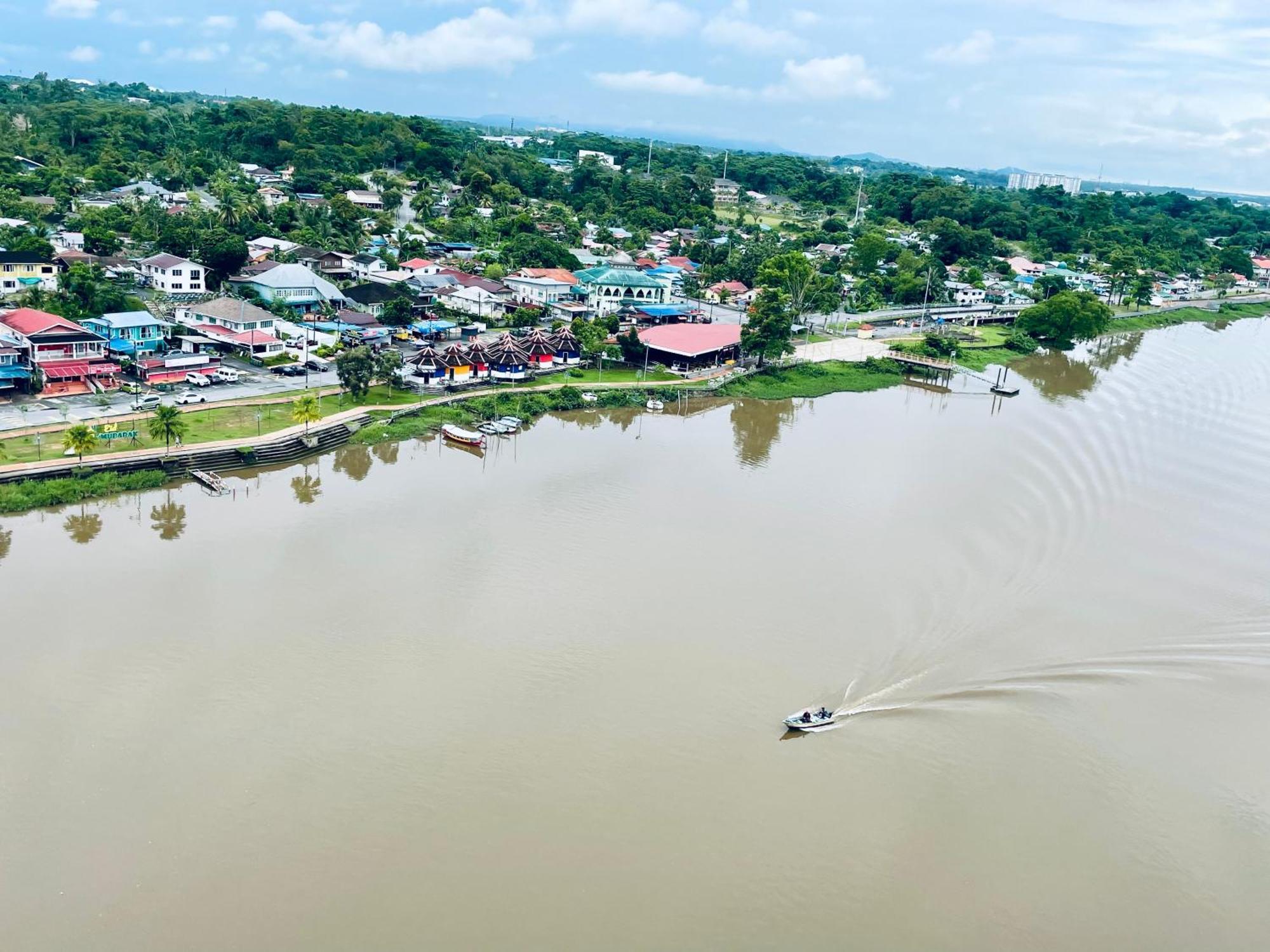 Kuching City Center Riverbank Suites With Marvelous River View Εξωτερικό φωτογραφία